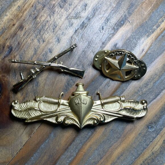 Vintage US Navy USN Surface Warfare Officer SWO & Command At Sea Pin Badge Star - Picture 3 of 15